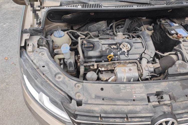 Used Volkswagen Touran 2015 1.4T Manual Fashion Edition 5-Seater Engine Bay Right