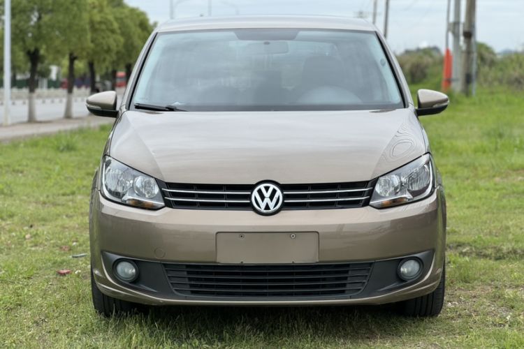 Used Volkswagen Touran 2015 1.4T Manual Fashion Edition 5-Seater Exterior 1