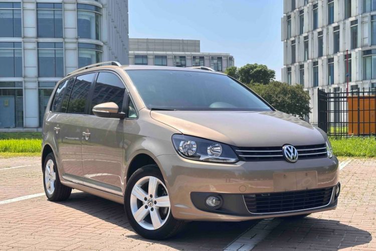 Used Volkswagen Touran 2015 1.4T DSG Comfort Edition 5 Seats Exterior 1