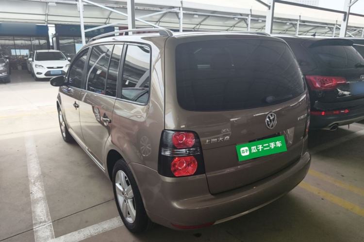 Used Volkswagen Touran 2015 1.4T DSG Comfort Edition 5 Seats Exterior 2