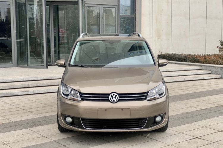 Used Volkswagen Touran 2015 1.4T Manual Comfort Edition 5-Seater Exterior 2