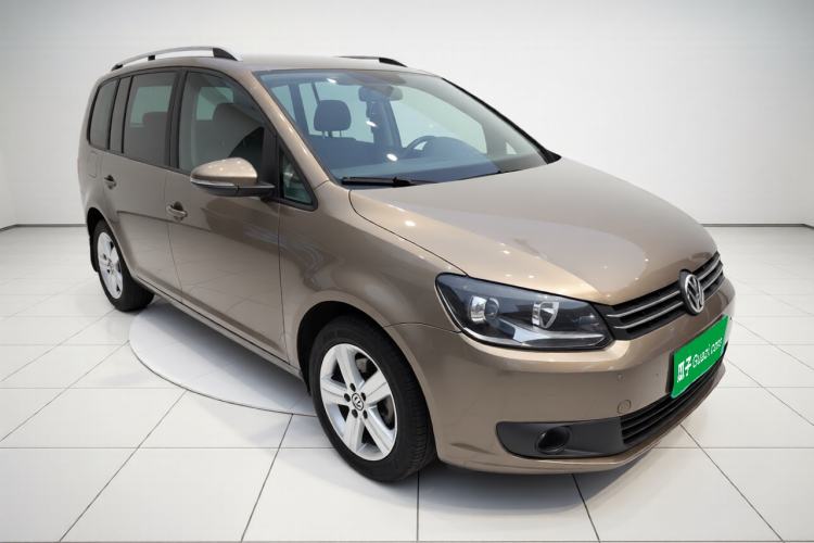 Used Volkswagen Touran 2015 1.4T Manual Fashion Edition 5-Seater Exterior 2