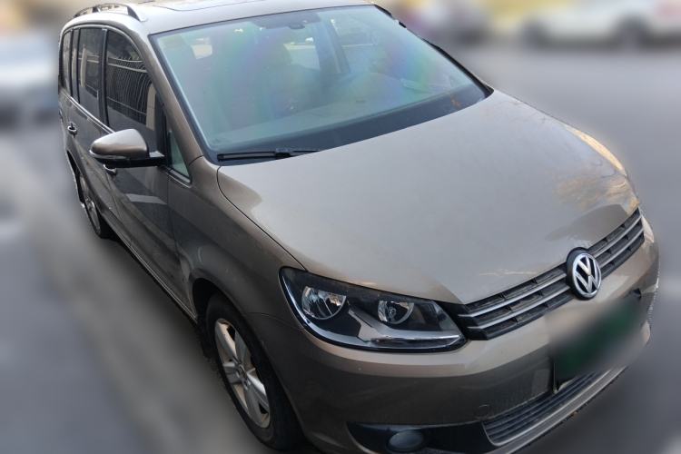 Used Volkswagen Touran 2015 1.4T Manual Comfort Edition 5-Seater Exterior 2