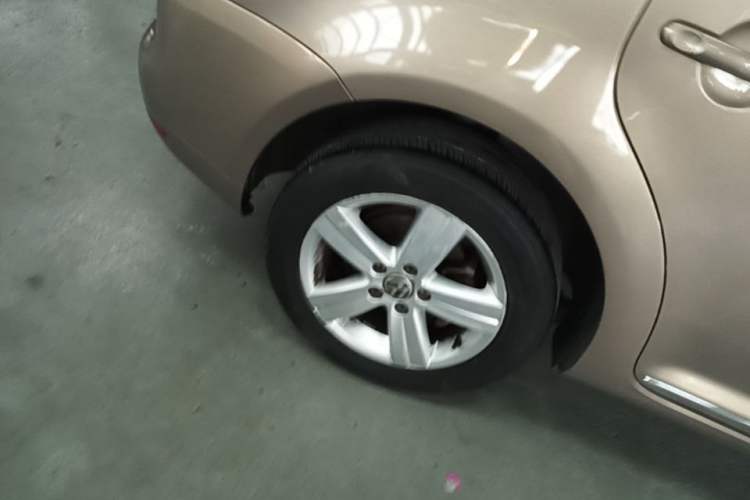 Used Volkswagen Touran 2015 1.4T DSG Comfort Edition 5 Seats Exterior 2