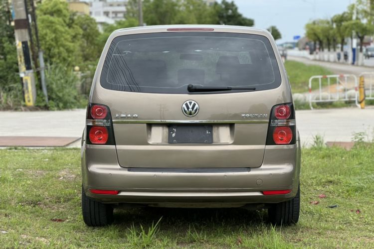 Used Volkswagen Touran 2015 1.4T Manual Fashion Edition 5-Seater Exterior 3