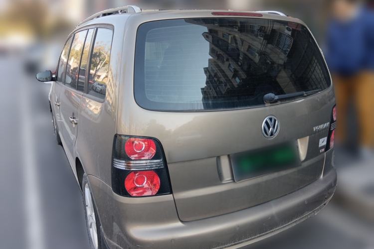 Used Volkswagen Touran 2015 1.4T Manual Comfort Edition 5-Seater Exterior 3