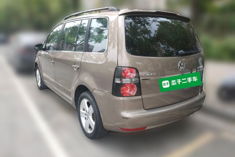 Used Volkswagen Touran 2015 1.4T Manual Fashion Edition 5-Seater Exterior 3