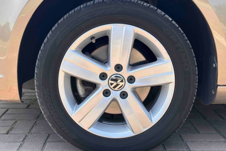Used Volkswagen Touran 2015 1.4T DSG Comfort Edition 5 Seats Exterior 4