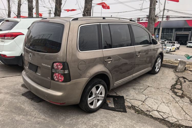 Used Volkswagen Touran 2015 1.4T DSG Comfort Edition 5 Seats Exterior 4
