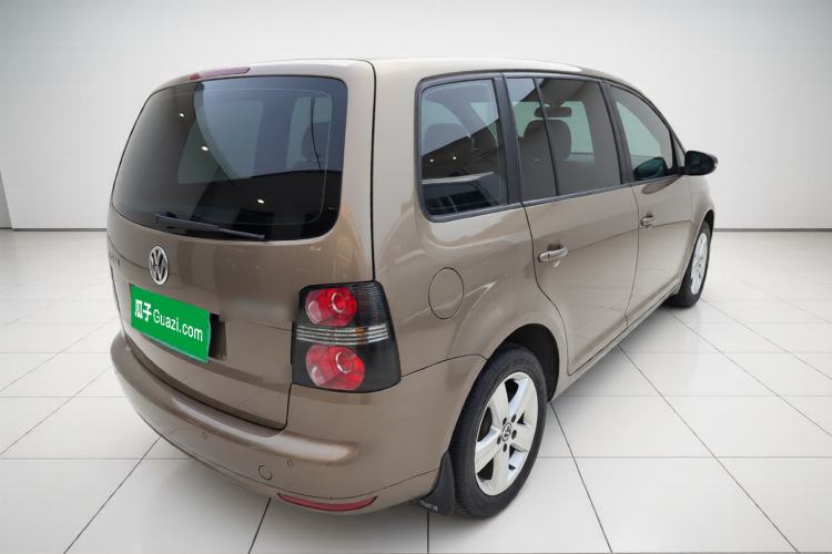 Used Volkswagen Touran 2015 1.4T Manual Fashion Edition 5-Seater Exterior 5