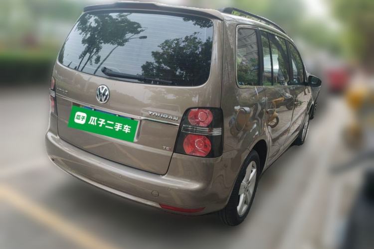 Used Volkswagen Touran 2015 1.4T Manual Fashion Edition 5-Seater Exterior 5