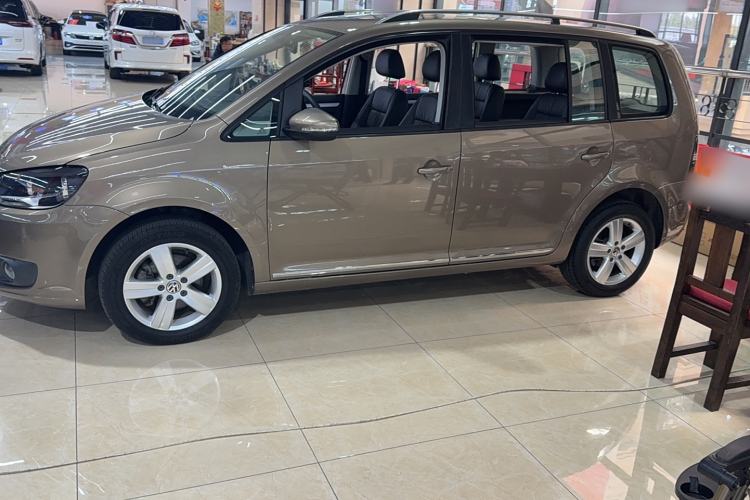 Used Volkswagen Touran 2015 1.4T DSG Comfort Edition 5 Seats Exterior 5