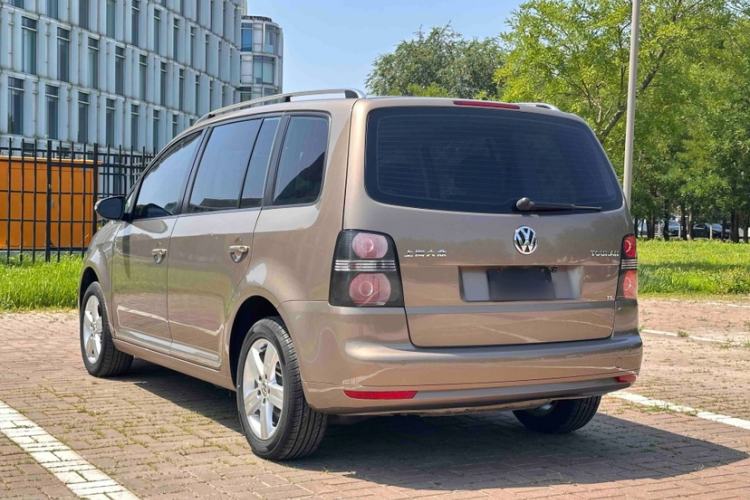 Used Volkswagen Touran 2015 1.4T DSG Comfort Edition 5 Seats Exterior 6