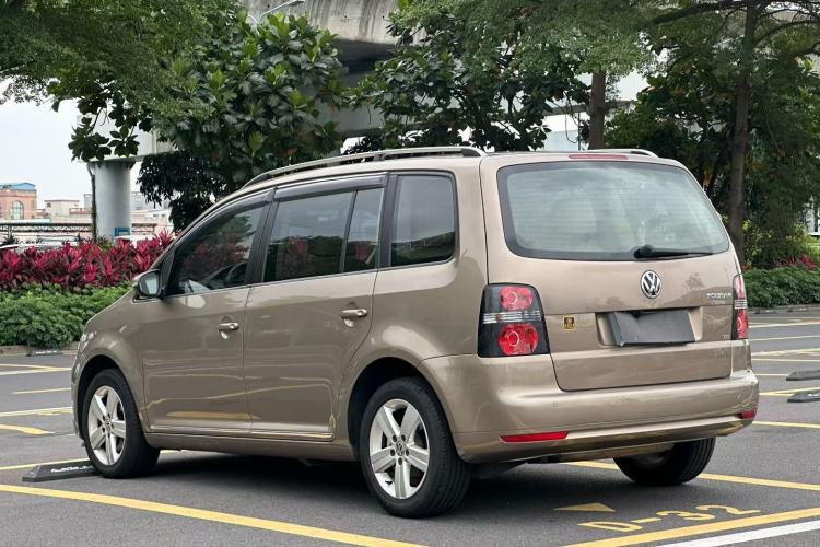 Used Volkswagen Touran 2015 1.4T DSG Comfort Edition 5 Seats Exterior 7