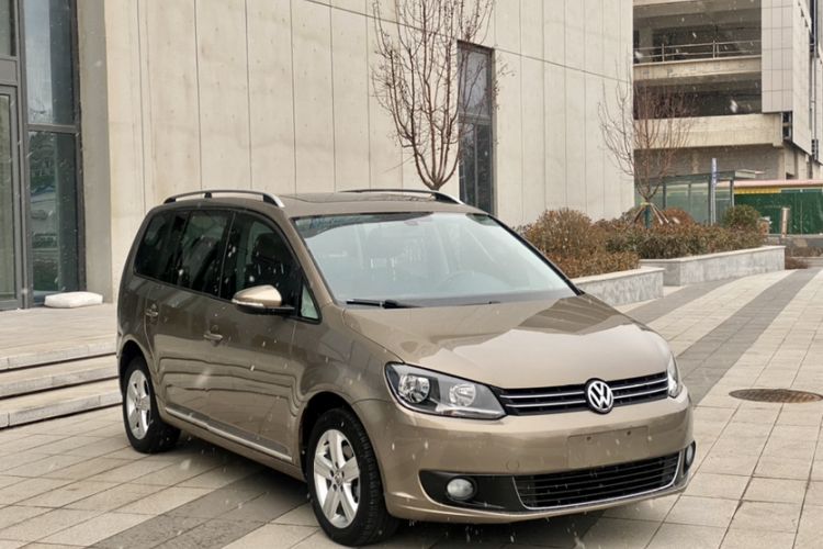 Used Volkswagen Touran 2015 1.4T Manual Comfort Edition 5-Seater Exterior 7