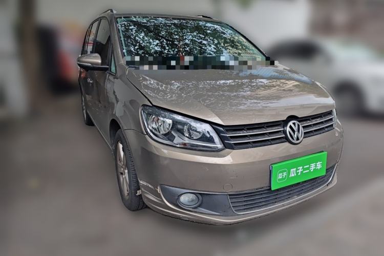 Used Volkswagen Touran 2015 1.4T Manual Comfort Edition 5-Seater Front Right 45 Deg