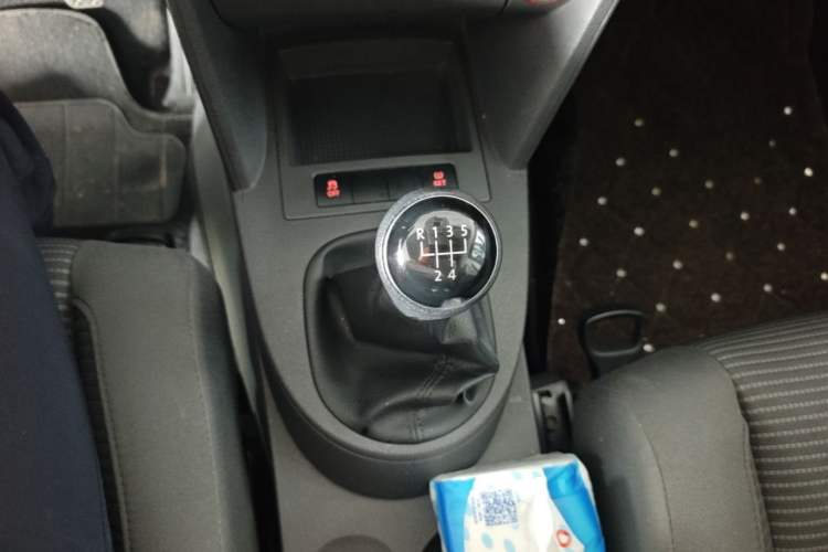 Used Volkswagen Touran 2015 1.4T Manual Fashion Edition 5-Seater Gear Lever