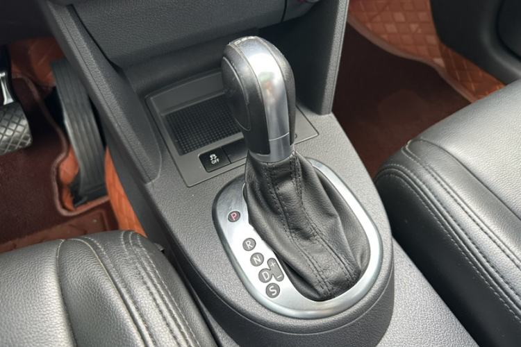 Used Volkswagen Touran 2015 1.4T DSG Comfort Edition 5 Seats Gear Lever