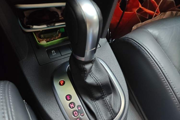 Used Volkswagen Touran 2015 1.4T DSG Comfort Edition 5 Seats Gear Lever