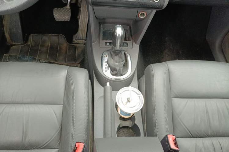 Used Volkswagen Touran 2015 1.4T DSG Comfort Edition 5 Seats Gear Lever