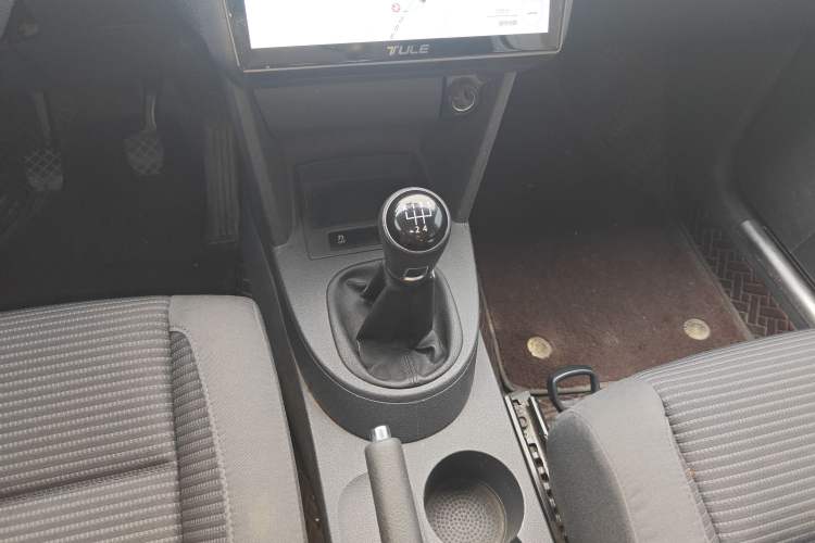 Used Volkswagen Touran 2015 1.4T Manual Fashion Edition 5-Seater Gear Lever