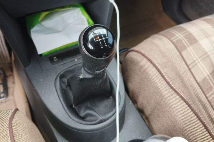 Used Volkswagen Touran 2015 1.4T Manual Fashion Edition 5-Seater Gear Lever