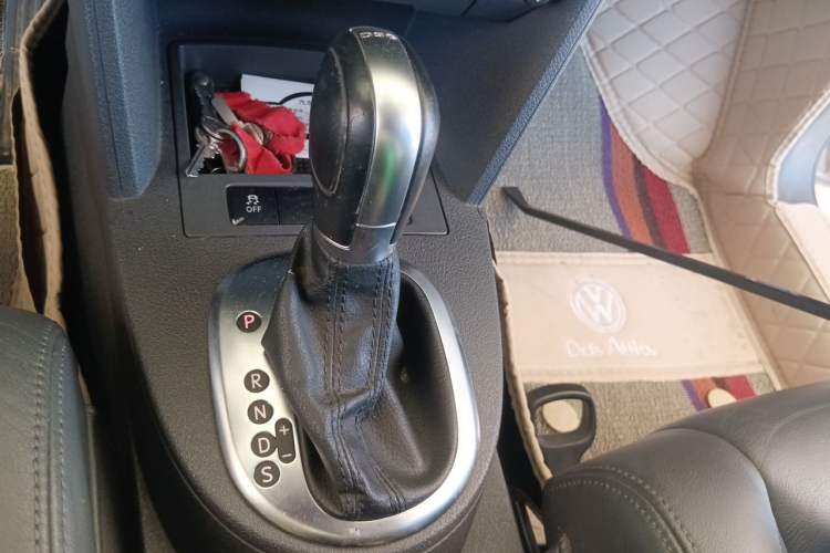 Used Volkswagen Touran 2015 1.4T DSG Comfort Edition 5 Seats Gear Lever