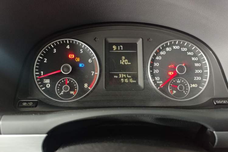 Used Volkswagen Touran 2015 1.4T Manual Fashion Edition 5-Seater Instrument Cluster