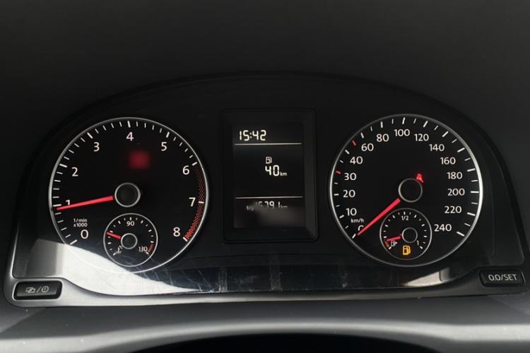 Used Volkswagen Touran 2015 1.4T Manual Comfort Edition 5-Seater Instrument Cluster
