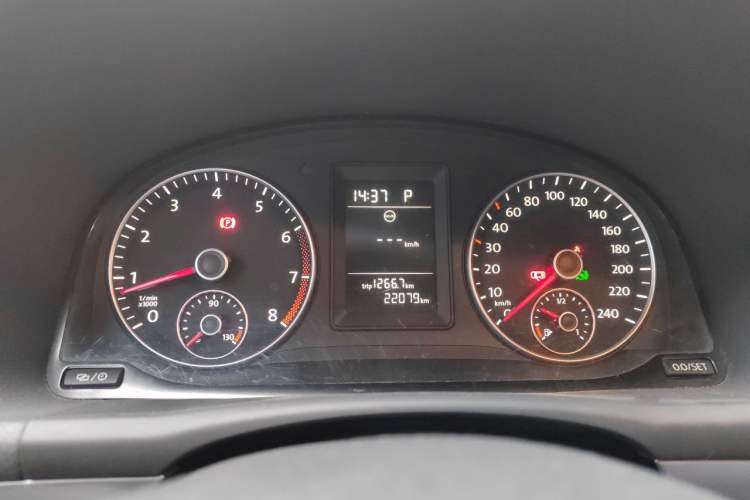 Used Volkswagen Touran 2015 1.4T DSG Comfort Edition 5 Seats Instrument Cluster