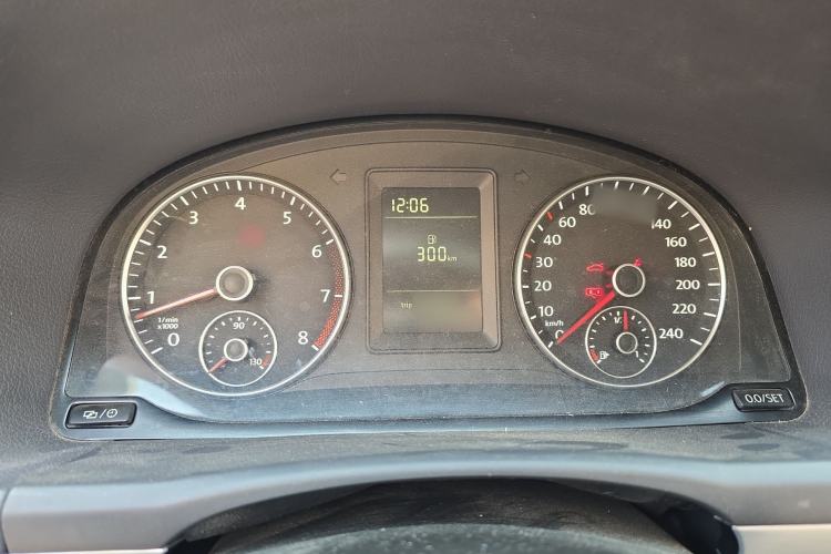 Used Volkswagen Touran 2015 1.4T Manual Fashion Edition 5-Seater Instrument Cluster
