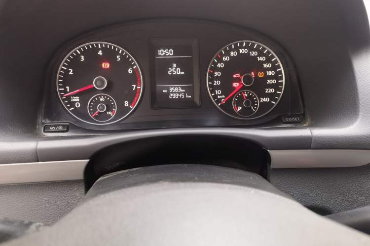 Used Volkswagen Touran 2015 1.4T Manual Comfort Edition 5-Seater Instrument Cluster