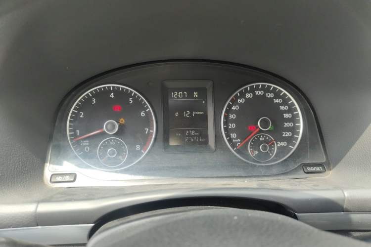 Used Volkswagen Touran 2015 1.4T DSG Comfort Edition 5 Seats Instrument Cluster