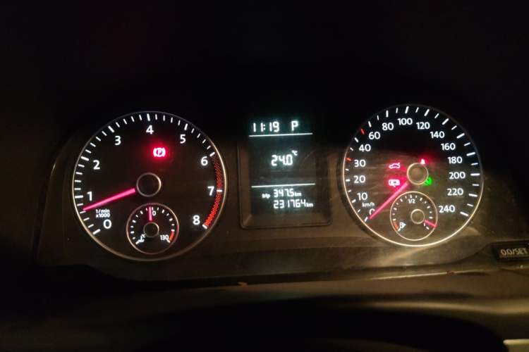 Used Volkswagen Touran 2015 1.4T DSG Comfort Edition 5 Seats Instrument Cluster