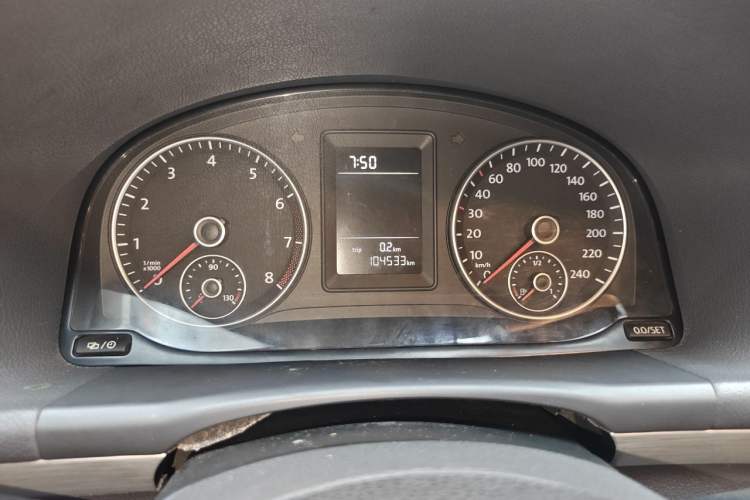 Used Volkswagen Touran 2015 1.4T Manual Fashion Edition 5-Seater Instrument Cluster