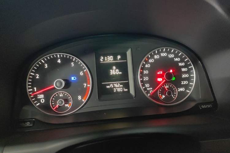 Used Volkswagen Touran 2015 1.4T DSG Comfort Edition 5 Seats Instrument Cluster