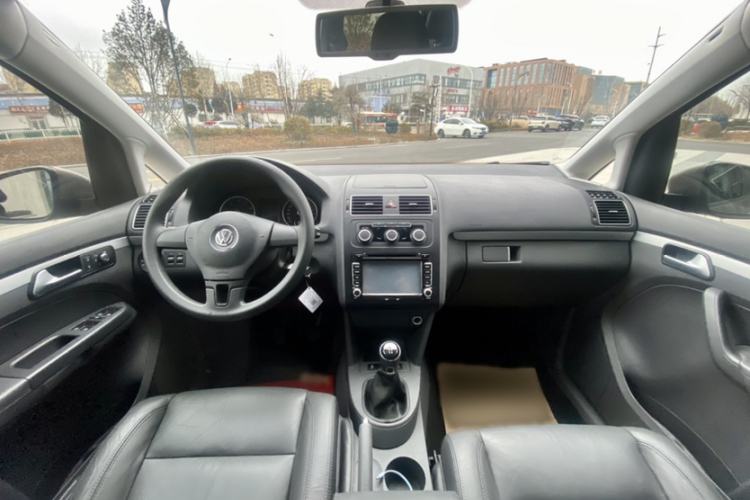 Used Volkswagen Touran 2015 1.4T Manual Comfort Edition 5-Seater Interior 2