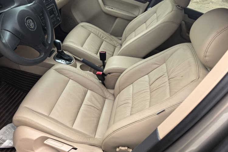Used Volkswagen Touran 2015 1.4T DSG Comfort Edition 5 Seats Interior 2