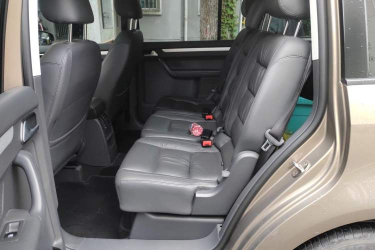 Used Volkswagen Touran 2015 1.4T DSG Comfort Edition 5 Seats Interior 4