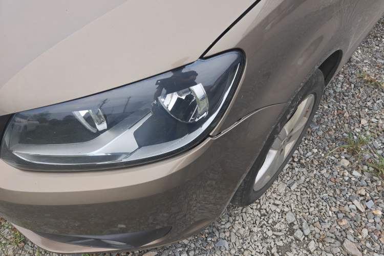 Used Volkswagen Touran 2015 1.4T Manual Fashion Edition 5-Seater Left Front Headlight