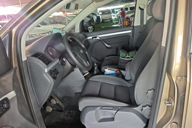 Used Volkswagen Touran 2015 1.4T Manual Fashion Edition 5-Seater Left Front Seat