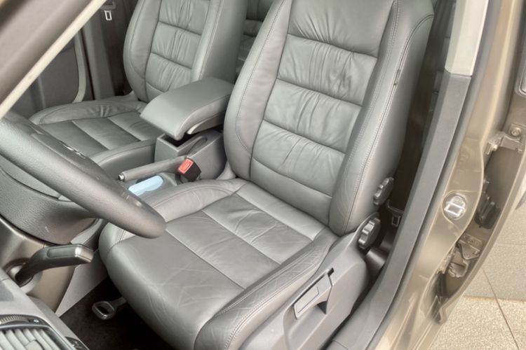 Used Volkswagen Touran 2015 1.4T Manual Comfort Edition 5-Seater Left Front Seat