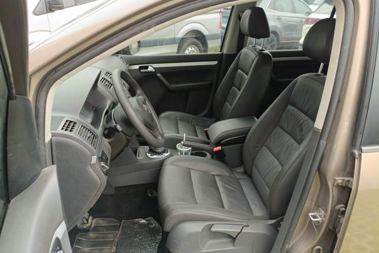 Used Volkswagen Touran 2015 1.4T DSG Comfort Edition 5 Seats Left Front Seat
