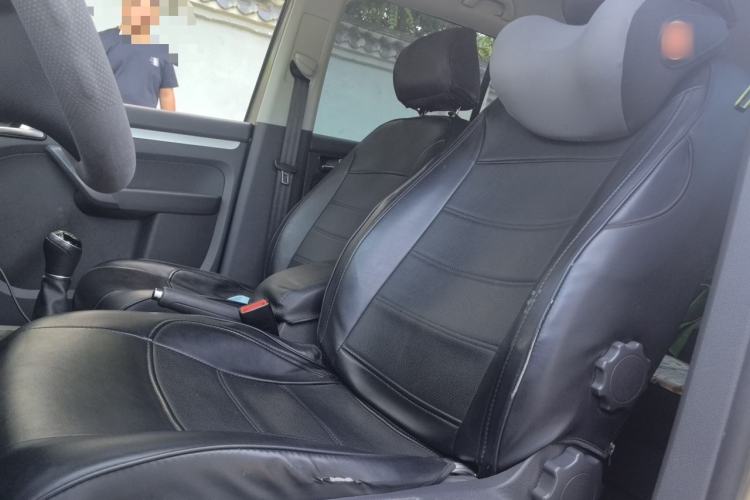 Used Volkswagen Touran 2015 1.4T Manual Fashion Edition 5-Seater Left Front Seat