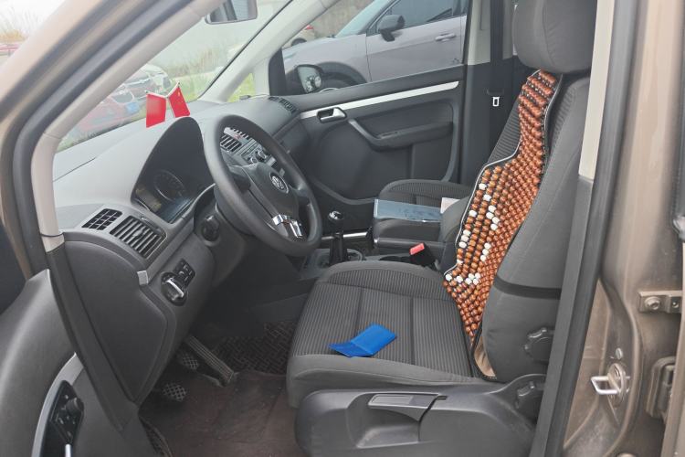 Used Volkswagen Touran 2015 1.4T Manual Fashion Edition 5-Seater Left Front Seat