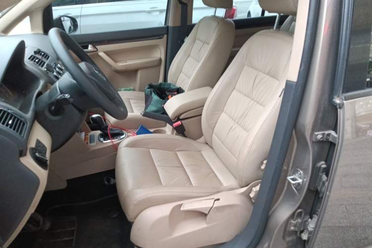 Used Volkswagen Touran 2015 1.4T DSG Comfort Edition 5 Seats Left Front Seat