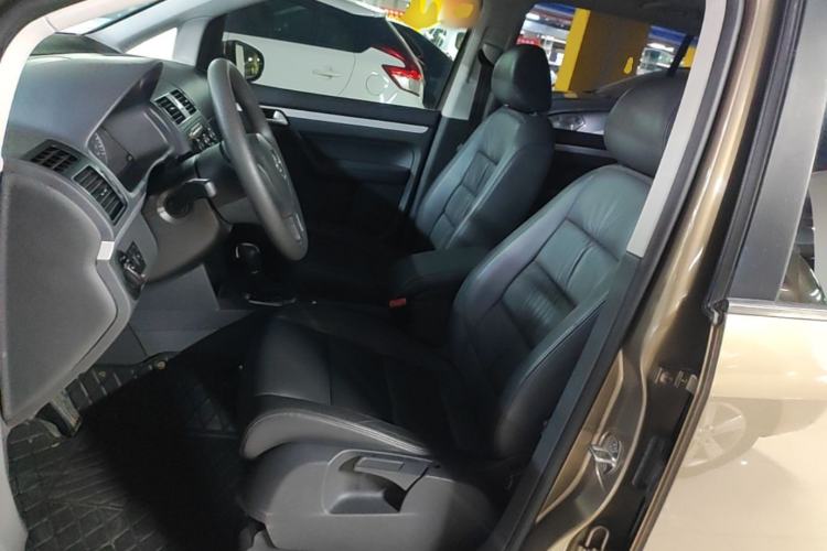 Used Volkswagen Touran 2015 1.4T DSG Comfort Edition 5 Seats Left Front Seat