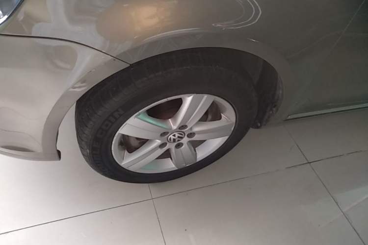 Used Volkswagen Touran 2015 1.4T DSG Comfort Edition 5 Seats Left Front Wheel Hub