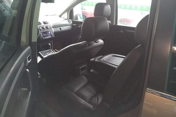 Used Volkswagen Touran 2015 1.4T DSG Comfort Edition 5 Seats Left Rear Seat