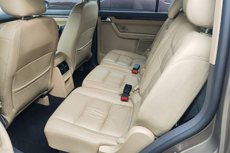 Used Volkswagen Touran 2015 1.4T DSG Comfort Edition 5 Seats Left Rear Seat